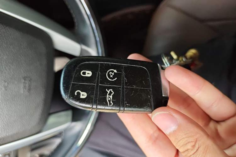 Used Chrysler 300C 2014 3.0L Excellence Edition Vehicle Key