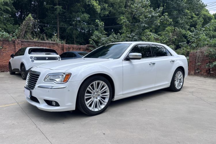 Used Chrysler 300C 2014 3.0L Excellence Edition Guazi used car, China used car export, Used car for sale, Used  cars, Cheapest cars for sale