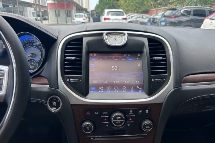 Used Chrysler 300C 2014 3.0L Excellence Edition Audio And AC Panel