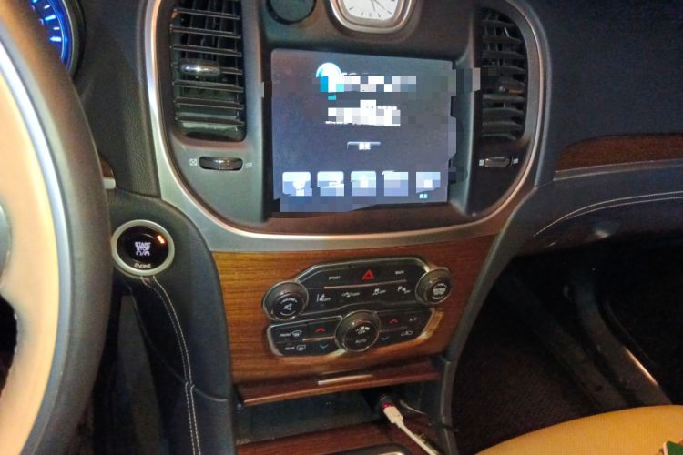 Used Chrysler 300C 2014 3.0L Excellence Edition Audio And AC Panel
