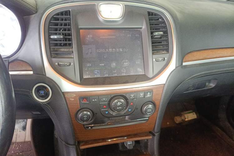 Used Chrysler 300C 2014 3.0L Excellence Edition Audio And AC Panel