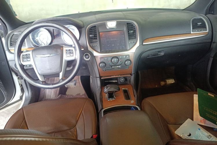 Used Chrysler 300C 2014 3.0L Excellence Edition Center Console