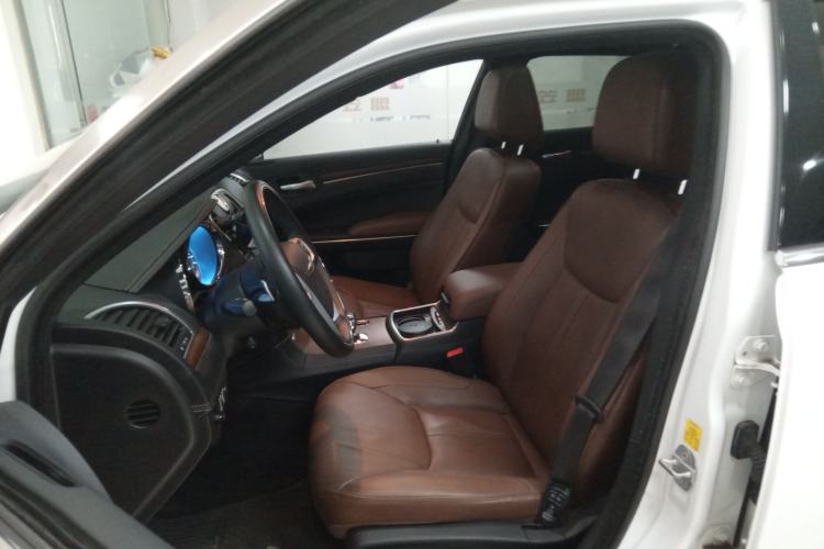 Used Chrysler 300C 2014 3.0L Excellence Edition Driver Seat