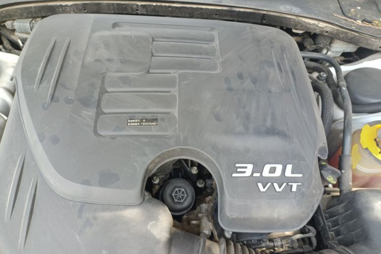 Used Chrysler 300C 2014 3.0L Excellence Edition Engine Bay
