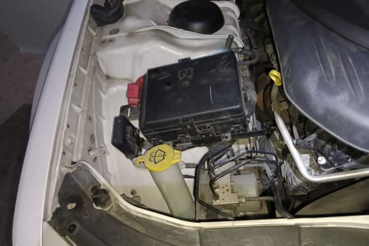 Used Chrysler 300C 2014 3.0L Excellence Edition Engine Bay Right