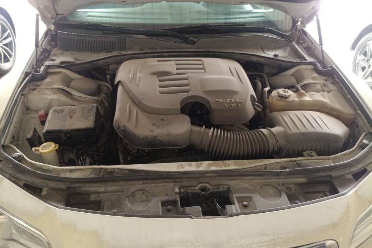 Used Chrysler 300C 2014 3.0L Excellence Edition Engine Bay