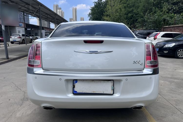 Used Chrysler 300C 2014 3.0L Excellence Edition Exterior 1