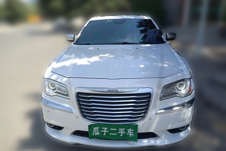 Used Chrysler 300C 2014 3.0L Excellence Edition Exterior 1