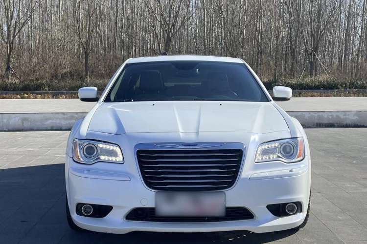 Used Chrysler 300C 2014 3.0L Excellence Edition Exterior 1