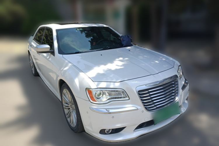Used Chrysler 300C 2014 3.0L Excellence Edition Exterior 2