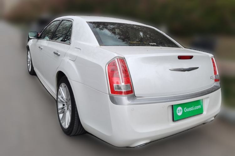 Used Chrysler 300C 2014 3.0L Excellence Edition Exterior 3