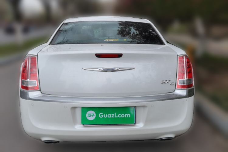 Used Chrysler 300C 2014 3.0L Excellence Edition Exterior 4