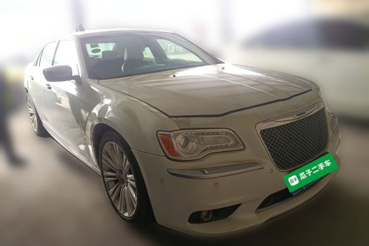 Used Chrysler 300C 2014 3.0L Excellence Edition Front Right 45 Deg