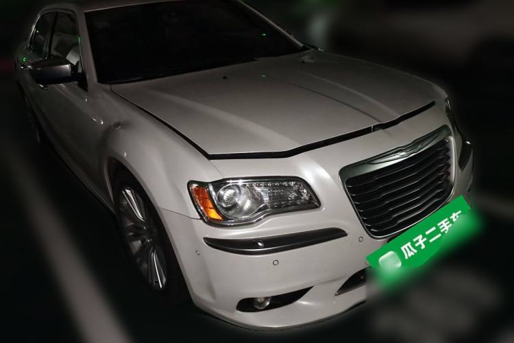 Used Chrysler 300C 2014 3.0L Excellence Edition Front Right 45 Deg