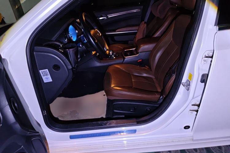 Used Chrysler 300C 2014 3.0L Excellence Edition Left Front Seat