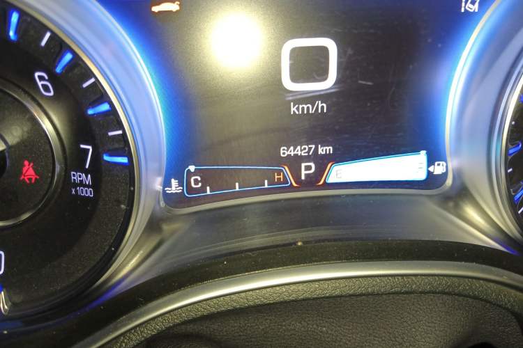 Used Chrysler 300C 2014 3.0L Excellence Edition Odometer Close Up