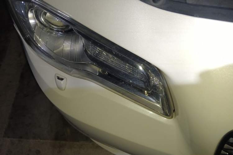 Used Chrysler 300C 2014 3.0L Excellence Edition Right Front Headlight