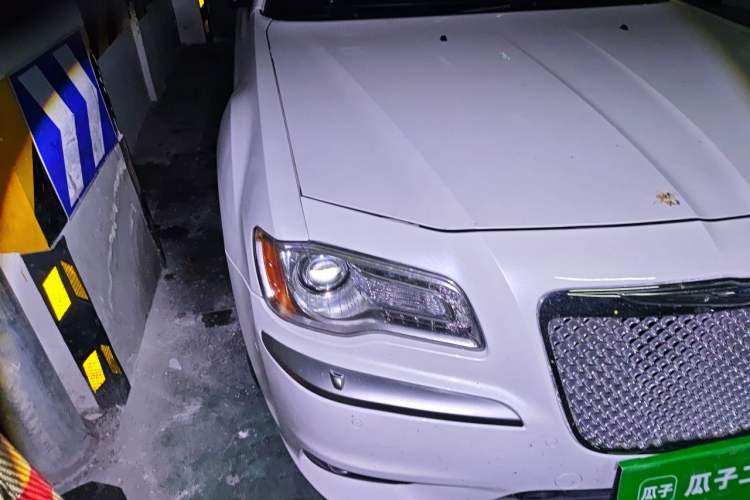 Used Chrysler 300C 2014 3.0L Excellence Edition Right Front Headlight
