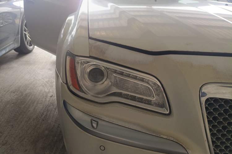 Used Chrysler 300C 2014 3.0L Excellence Edition Right Front Headlight