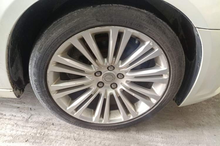 Used Chrysler 300C 2014 3.0L Excellence Edition Right Front Wheel Hub