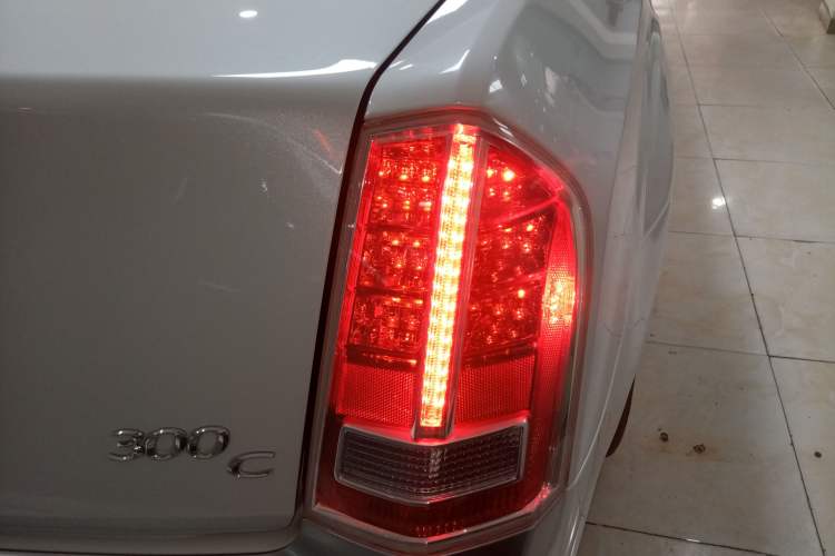 Used Chrysler 300C 2014 3.0L Excellence Edition Right Rear Taillight