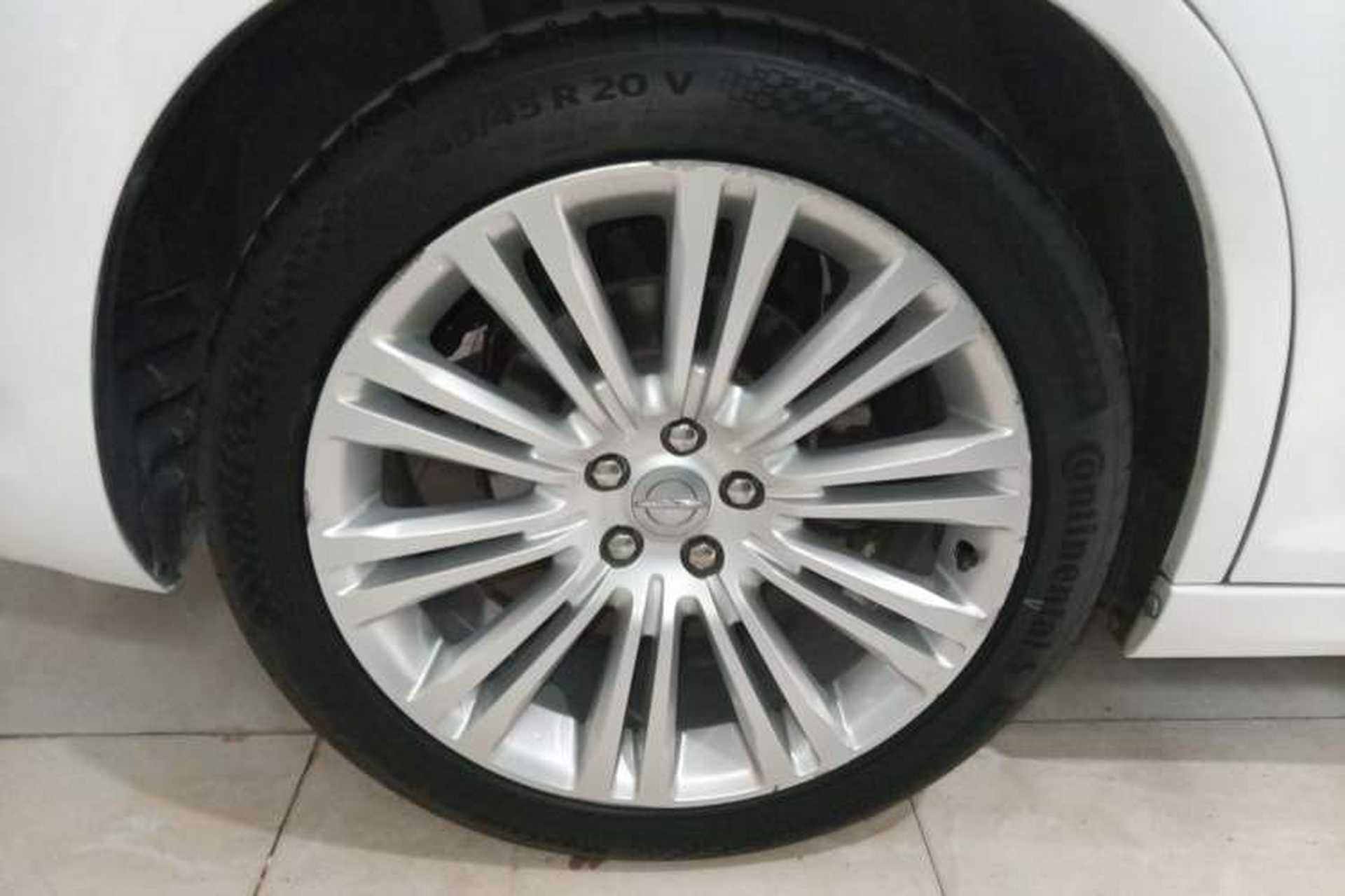 Used Chrysler 300C 2014 3.0L Excellence Edition Right Rear Wheel Hub