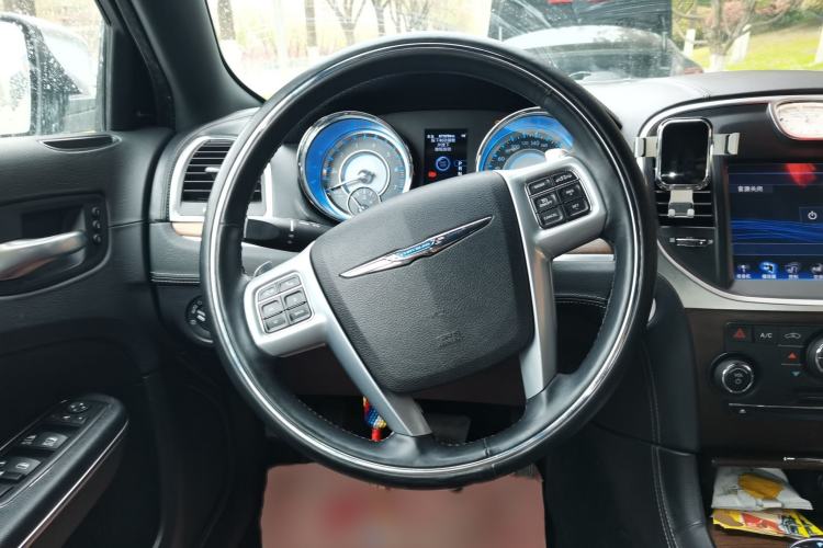 Used Chrysler 300C 2014 3.0L Excellence Edition Steering Wheel