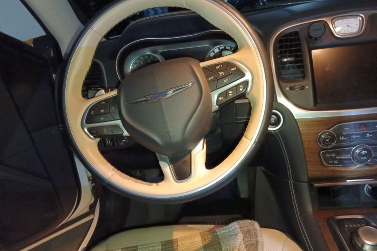 Used Chrysler 300C 2014 3.0L Excellence Edition Steering Wheel