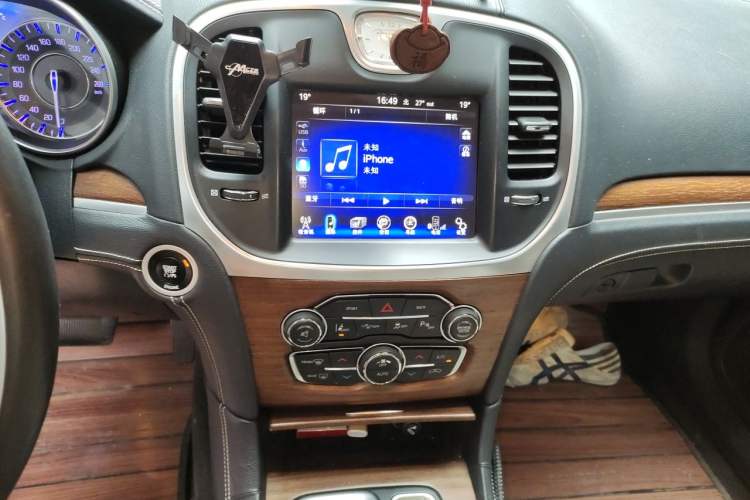 Used Chrysler 300C 2016 3.0L Supreme Edition Audio And AC Panel