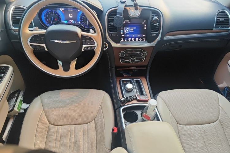 Used Chrysler 300C 2016 3.0L Supreme Edition Center Console
