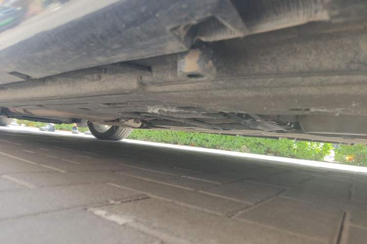 Used Chrysler 300C 2016 3.0L Supreme Edition Chassis Rear Left