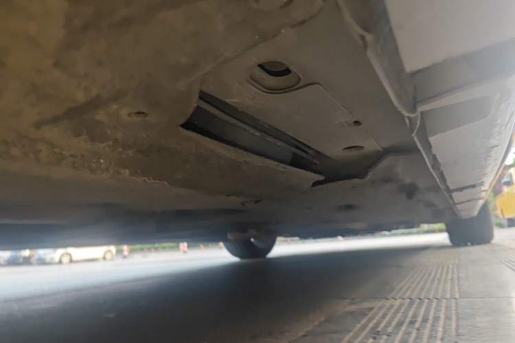 Used Chrysler 300C 2016 3.0L Supreme Edition Chassis Rear Right