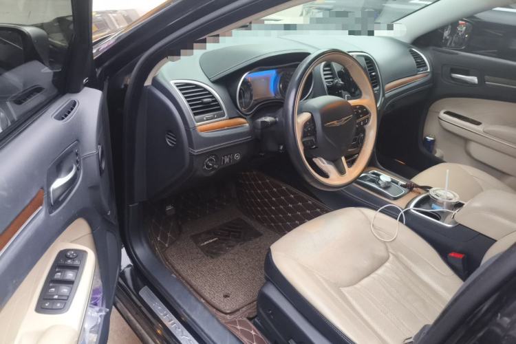 Used Chrysler 300C 2016 3.0L Supreme Edition Driver Seat