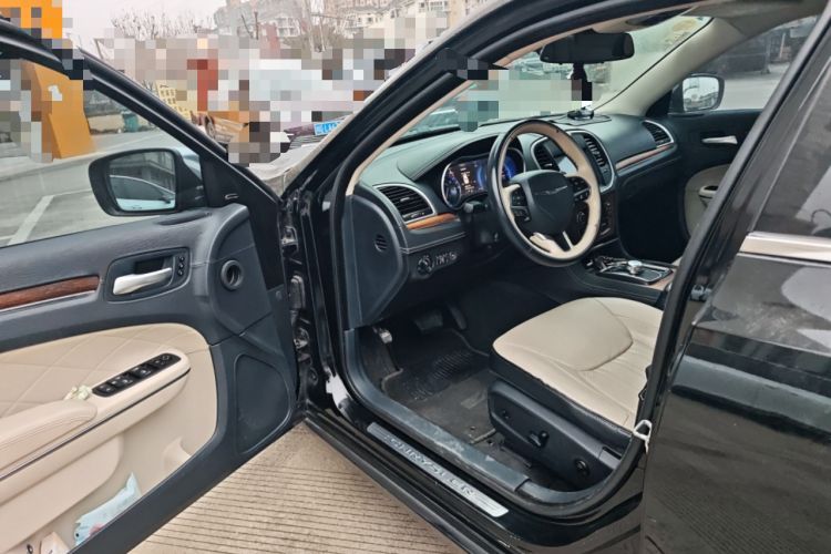 Used Chrysler 300C 2016 3.0L Supreme Edition Driver Seat