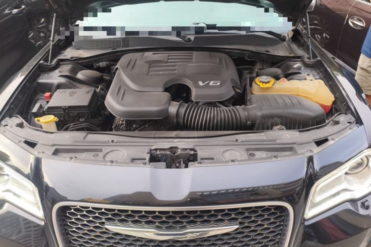 Used Chrysler 300C 2016 3.0L Supreme Edition Engine Bay