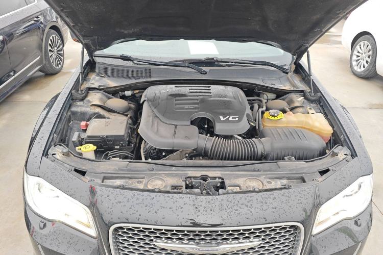 Used Chrysler 300C 2016 3.0L Supreme Edition Engine Bay