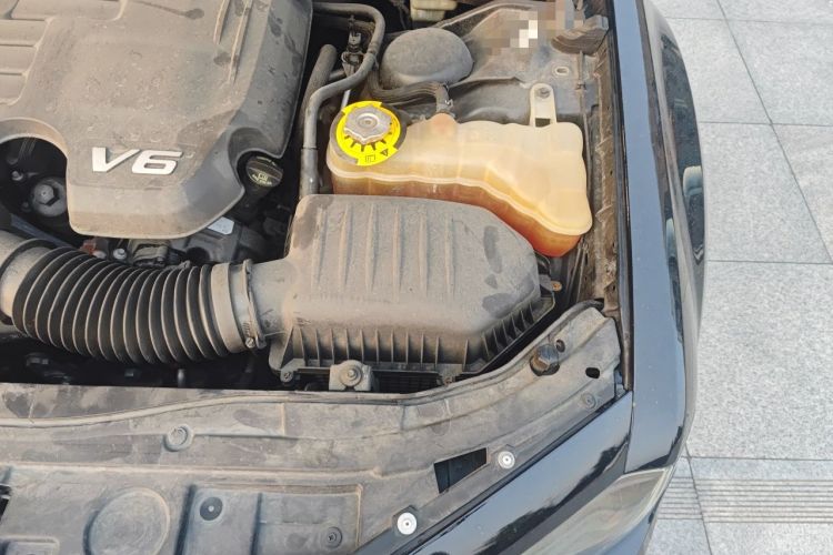 Used Chrysler 300C 2016 3.0L Supreme Edition Engine Bay Left