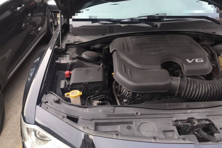 Used Chrysler 300C 2016 3.0L Supreme Edition Engine Bay Right