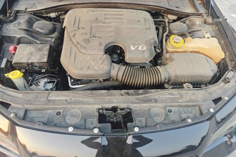 Used Chrysler 300C 2016 3.0L Supreme Edition Engine Bay