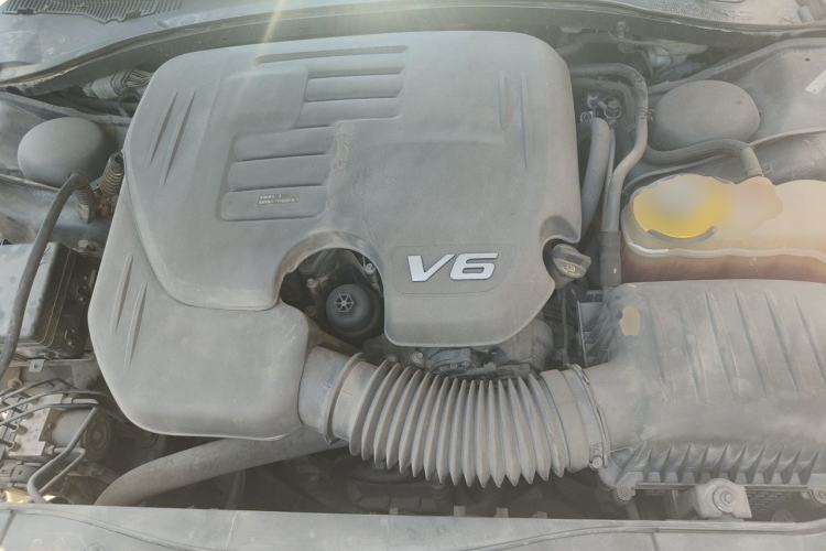 Used Chrysler 300C 2016 3.0L Supreme Edition Engine Bay