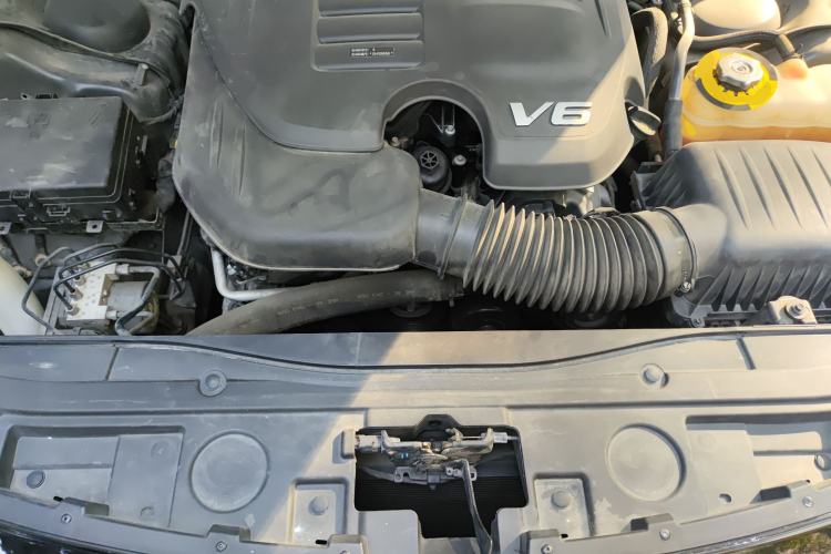 Used Chrysler 300C 2016 3.0L Supreme Edition Engine Bay