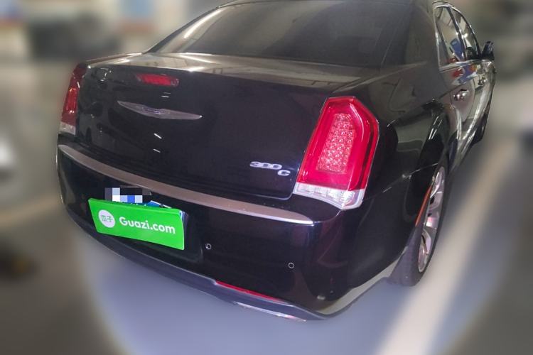 Used Chrysler 300C 2016 3.0L Supreme Edition Exterior 5