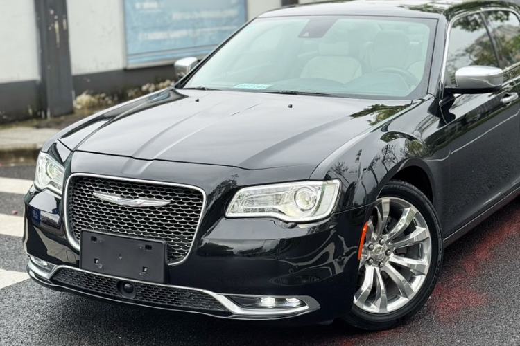 Used Chrysler 300C 2016 3.0L Supreme Edition Exterior 7