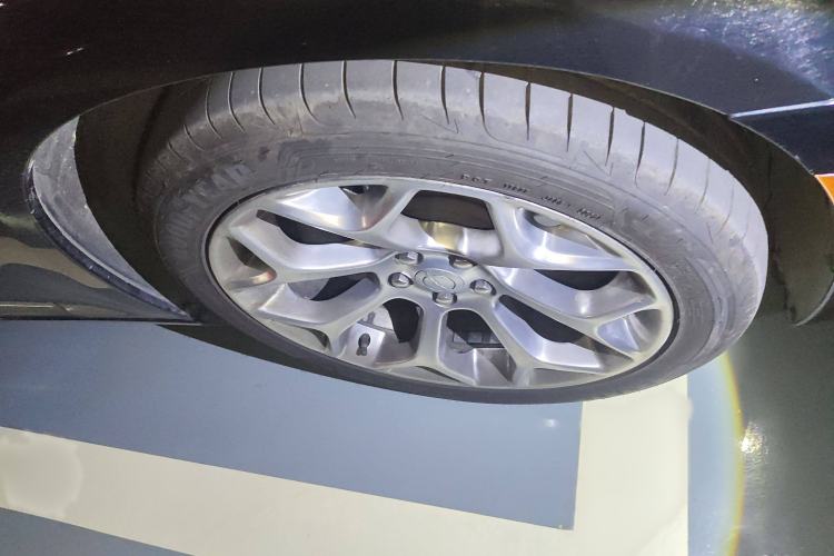 Used Chrysler 300C 2016 3.0L Supreme Edition Exterior 7
