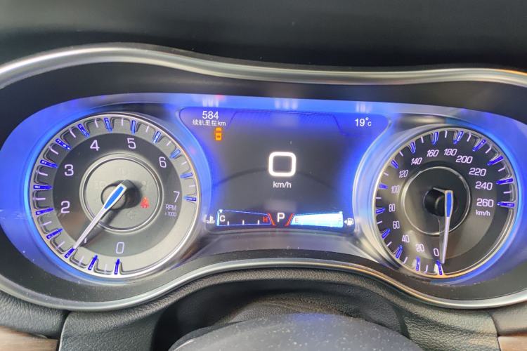 Used Chrysler 300C 2016 3.0L Supreme Edition Instrument Cluster