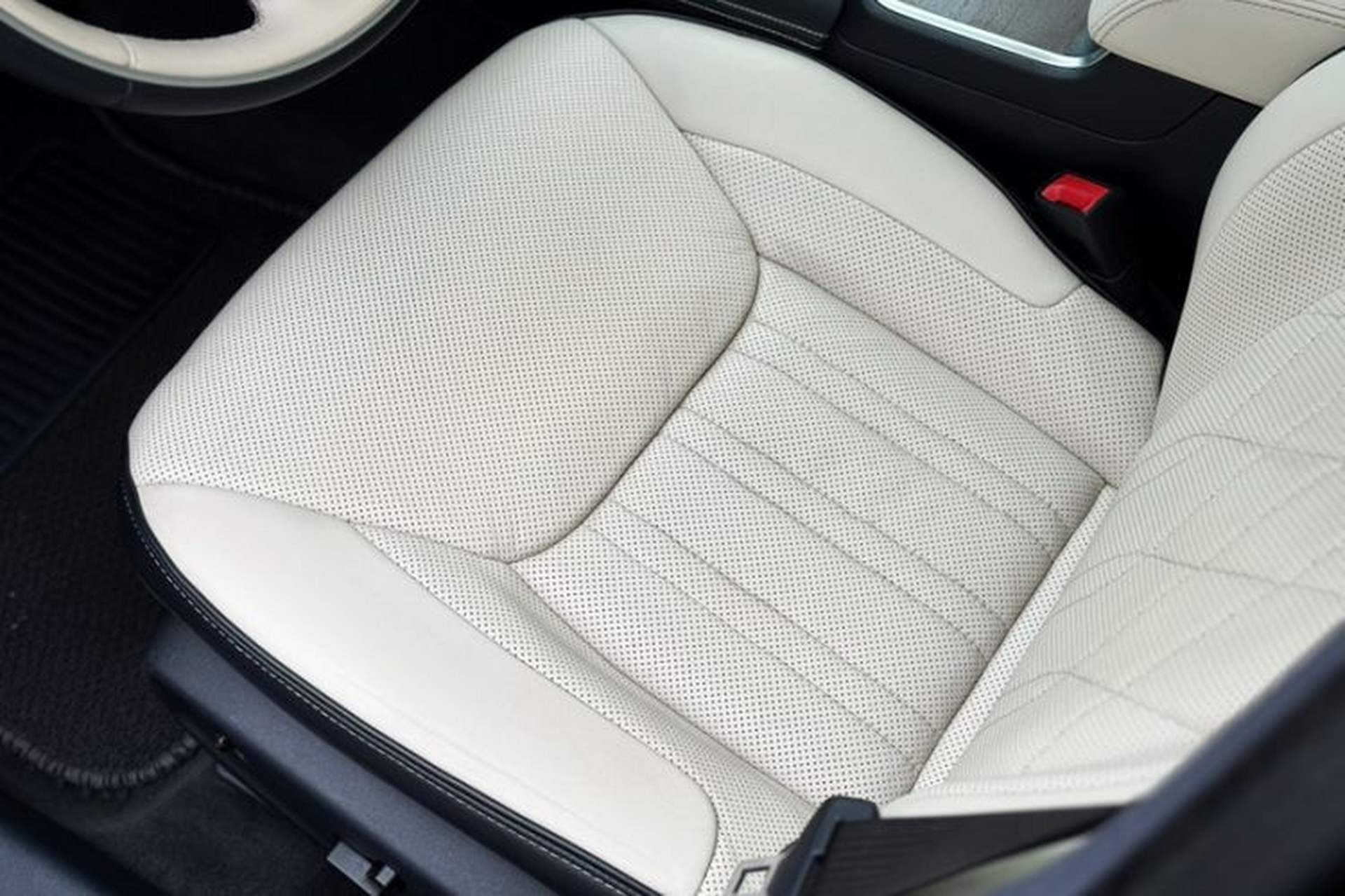 Used Chrysler 300C 2016 3.0L Supreme Edition Left Front Seat