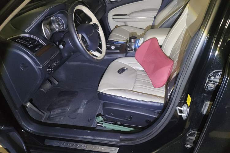 Used Chrysler 300C 2016 3.0L Supreme Edition Left Front Seat
