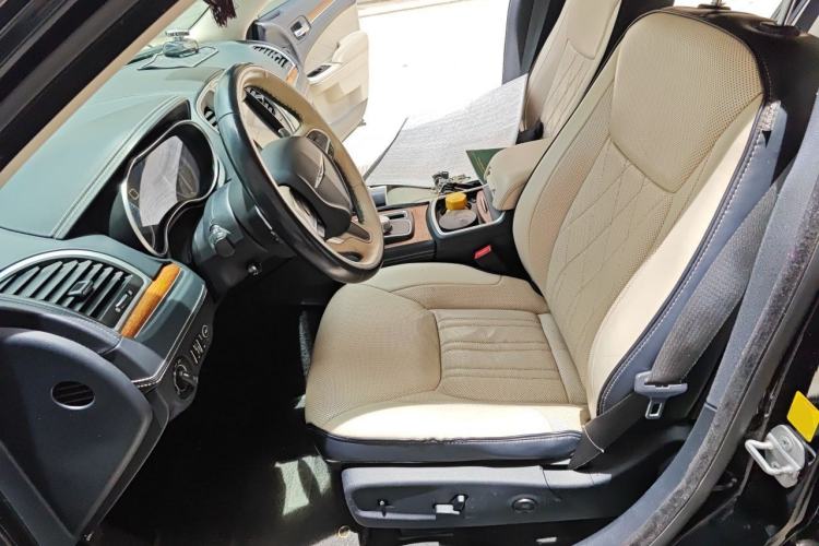 Used Chrysler 300C 2016 3.0L Supreme Edition Left Front Seat