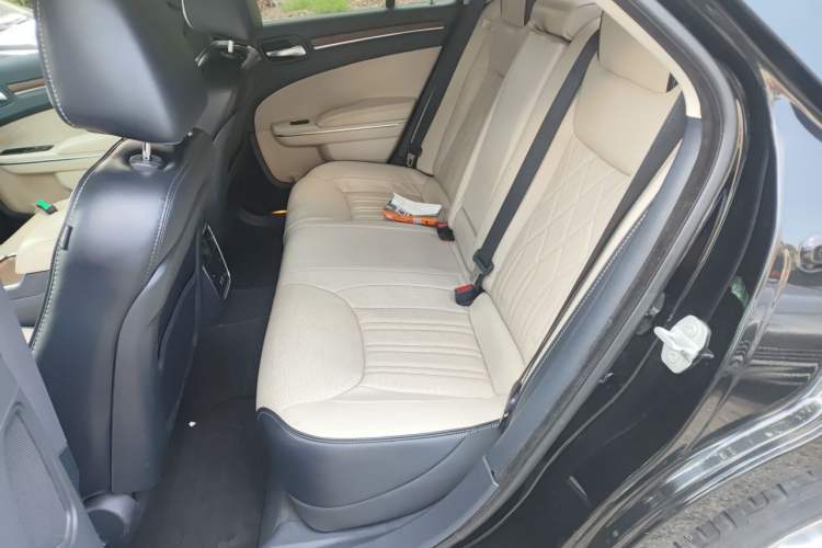 Used Chrysler 300C 2016 3.0L Supreme Edition Left Rear Seat