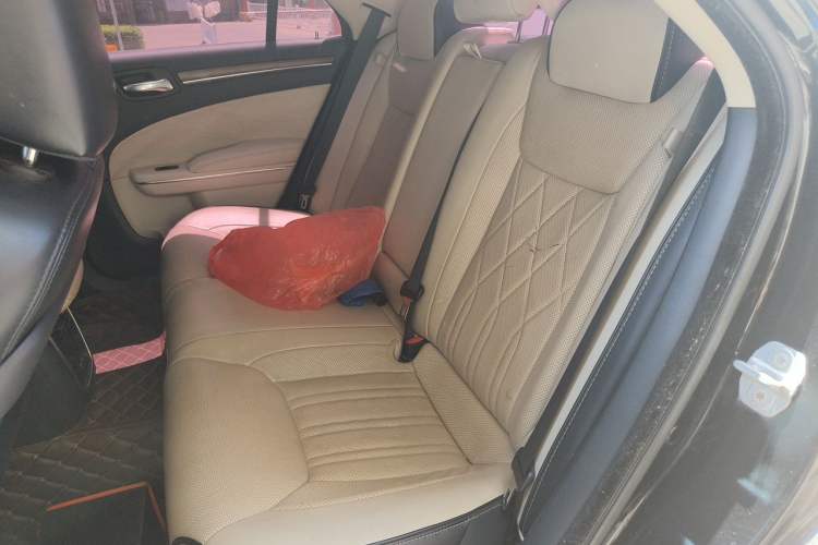 Used Chrysler 300C 2016 3.0L Supreme Edition Left Rear Seat